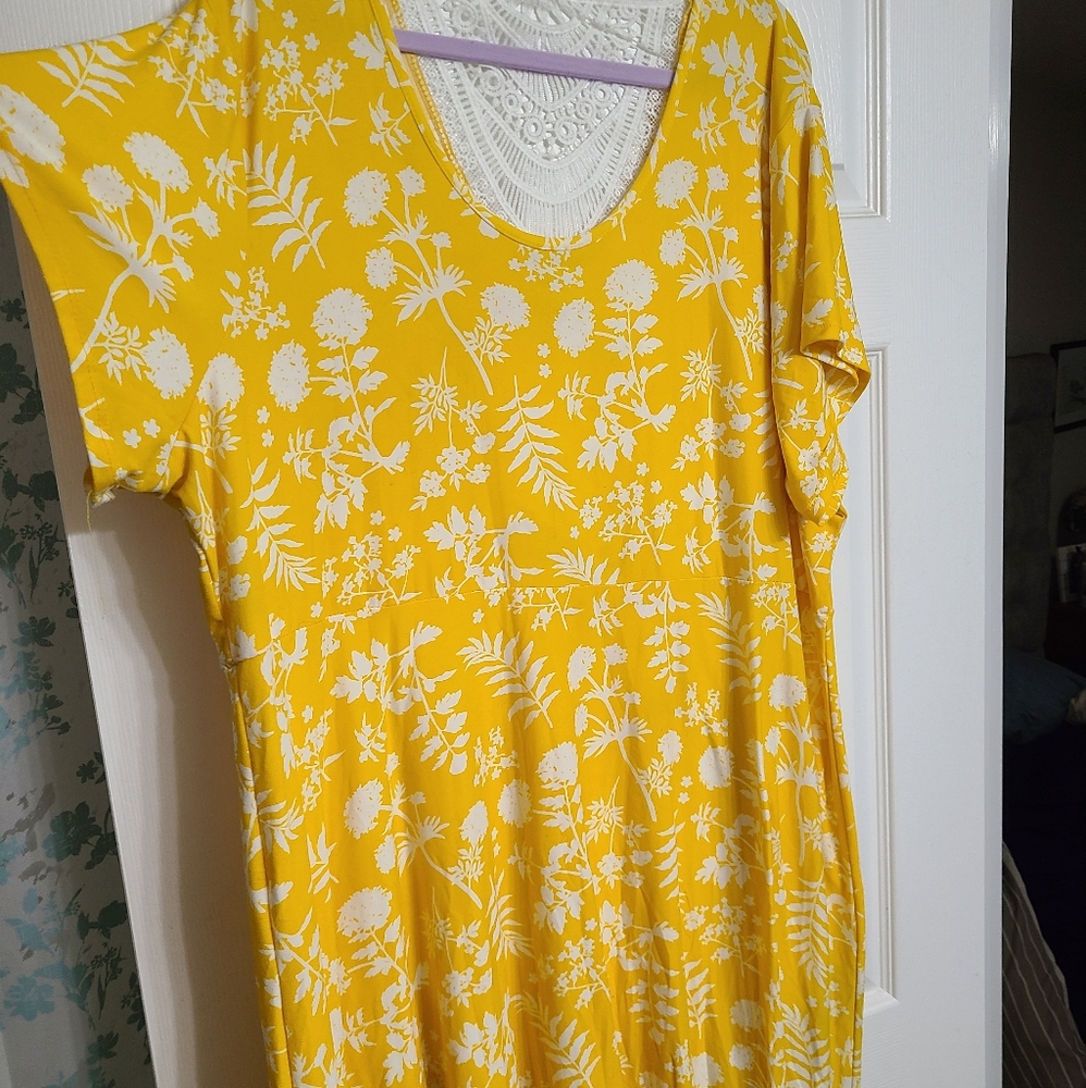 Bobbie & Brooks Spring Yellow Floral Dress